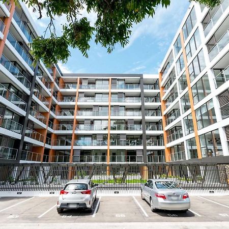 Spacious One Bedroom Apartment In Newmarket Окленд Экстерьер фото