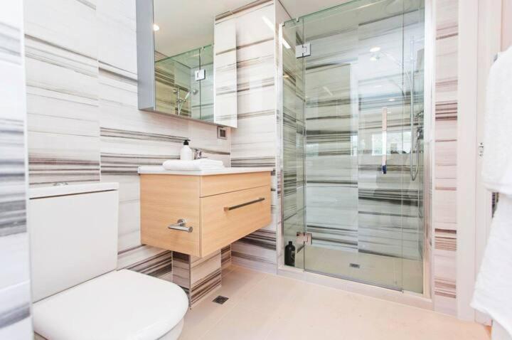 Spacious One Bedroom Apartment In Newmarket Окленд Экстерьер фото